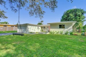 225 S 56th Terrace, Hollywood, FL 33023, Sold 01/27/21