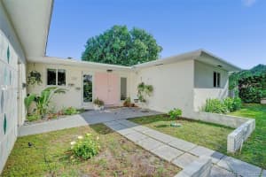 225 S 56th Terrace, Hollywood, FL 33023, Sold 01/27/21