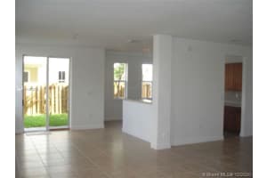 10700 NW 77th St, Doral, FL 33178, Sold 04/09/21