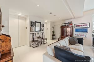 1100 Biscayne Blvd, Miami, FL 33132, Sold 08/20/21