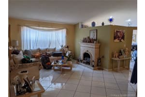 19591 NW 83rd Ave, Hialeah, FL 33015, Sold 05/28/21