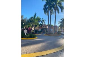 6284 NW 186th St, Hialeah, FL 33015, Sold 02/10/21