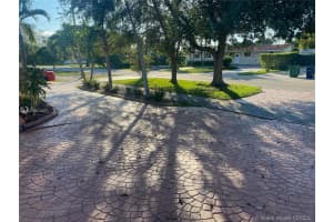 18131 NW 82nd Ave, Hialeah, FL 33015, Sold 03/25/21