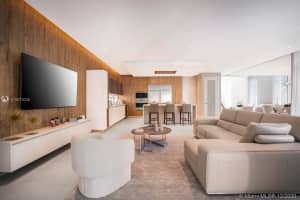 10530 NW 67th Terrace, Doral, FL 33178, Sold 04/28/21