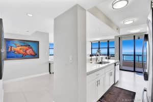 2555 Collins Ave, Miami, FL 33140, Sold 02/05/21