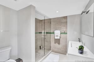 2555 Collins Ave, Miami, FL 33140, Sold 02/05/21