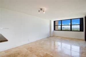2555 Collins Ave PH 208, Miami Beach, FL 33140, Sold 03/29/22