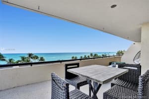 2555 Collins Ave, Miami, FL 33140, Sold 04/13/21