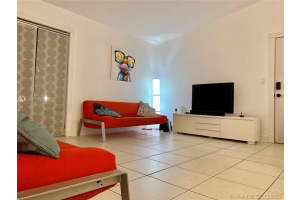 18845 NW 62nd Ave, Hialeah, FL 33015, Sold 05/25/21