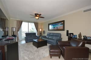 2421 NE 65th St, Fort Lauderdale, FL 33308, Sold 05/11/21