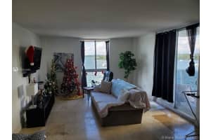 7928 West Dr, North Bay Village, FL 33141, Sold 03/04/21