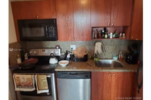 7928 West Dr, North Bay Village, FL 33141, Sold 03/04/21