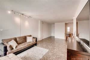 1300 Lincoln Rd D304, Miami Beach, FL 33139, Sold 02/24/21
