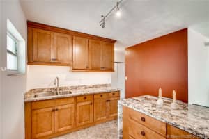 1300 Lincoln Rd D304, Miami Beach, FL 33139, Sold 02/24/21