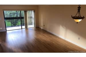 10317 NW 9th St Cir, Miami, FL 33172, Sold 03/01/21