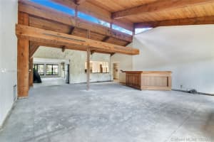 513 Oleander Dr, Hallandale Beach, FL 33009, Sold 03/12/21