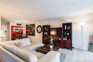 2500 NE 135th St B304, North Miami, FL 33181, Sold 02/12/21