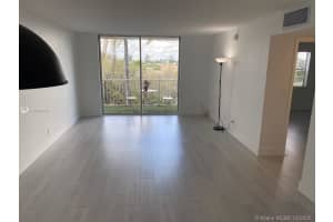 8411 NW 8th St, Miami, FL 33126, Sold 02/22/21