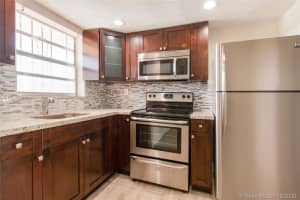 8897 Fontainebleau Blvd, Miami, FL 33172, Sold 03/18/21