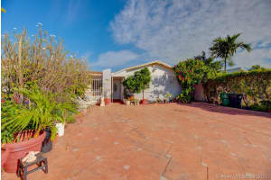 10633 SW 22nd Terrace, Miami, FL 33165, Sold 02/26/21