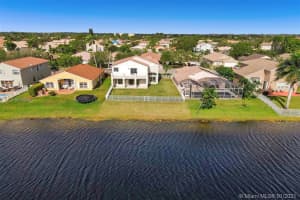 19306 SW 5th St, Pembroke Pines, FL 33029, Sold 02/10/21