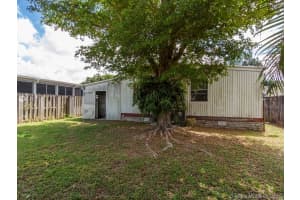 400 NW 214th Ave, Pembroke Pines, FL 33029, Sold 04/26/21