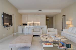 801 South Pointe Dr, Miami Beach, FL 33139, Sold 08/12/21