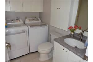 9860 NW 6th Ct, Plantation, FL 33324, Sold 02/05/21