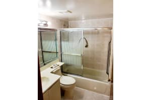 8877 Fontainebleau Blvd, Miami, FL 33172, Sold 01/24/21