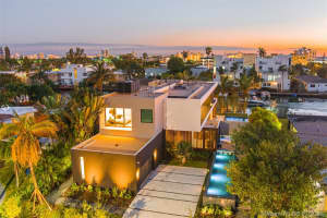 860 S Shore Dr, Miami Beach, FL 33141, Sold 05/21/21