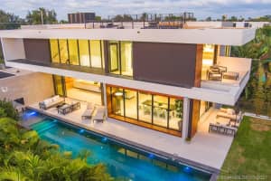 860 S Shore Dr, Miami Beach, FL 33141, Sold 05/21/21