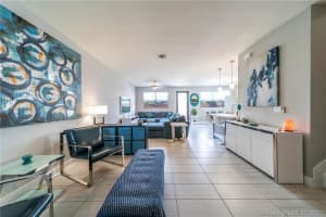 7842 NW 105th Ct, Doral, FL 33178, Sold 02/18/21