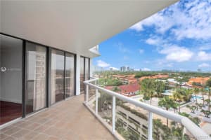 3610 Yacht Club Dr, Miami, FL 33180, Sold 03/05/21