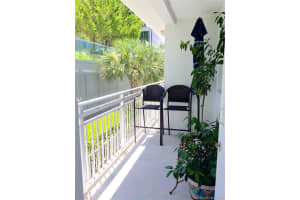 325 Ocean Dr, Miami Beach, FL 33139, Sold 02/22/21