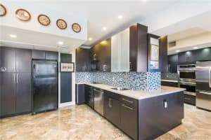 5255 Collins Ave #2j, Miami, FL 33140, Sold 04/20/21