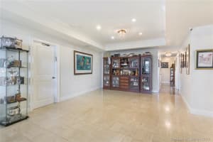 5255 Collins Ave #2j, Miami, FL 33140, Sold 04/20/21