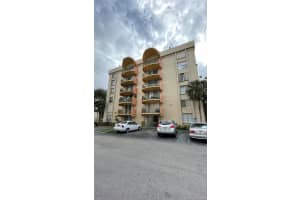 9350 Fontainebleau Blvd, Miami, FL 33172, Sold 04/27/21