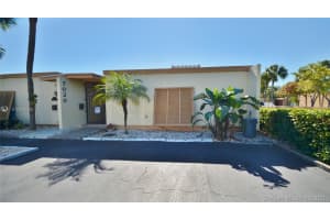 7020 Crown Gate Ct, Miami Lakes, FL 33014, Sold 03/08/21