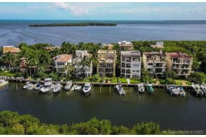 5848 Paradise Point Dr, Palmetto Bay, FL 33157, Sold 06/04/21