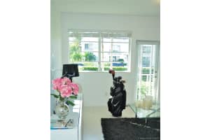 3915 Meridian Ave, Miami Beach, FL 33140, Sold 06/02/21