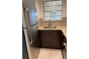 8870 Fontainebleau Blvd, Miami, FL 33172, Sold 07/12/21