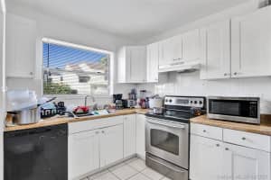 623 NW 97th Pl, Miami, FL 33172, Sold 09/28/21