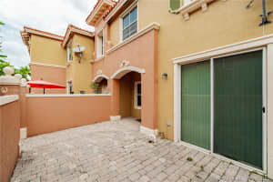 716 SW 106th Ave, Pembroke Pines, FL 33025, Sold 03/04/21