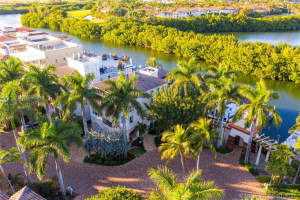 5840 Paradise Point Dr, Palmetto Bay, FL 33157, Sold 03/15/21