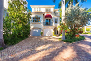 5840 Paradise Point Dr, Palmetto Bay, FL 33157, Sold 03/15/21