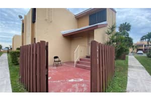 211 W Park Dr, Miami, FL 33172, Sold 03/16/21