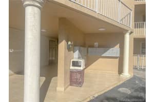 8517 NW 7th St, Miami, FL 33126, Sold 03/22/21