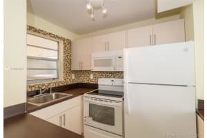 8820 Fontainebleau Blvd, Miami, FL 33172, Sold 02/18/21