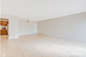 9467 SW 76th St APT Q5, Miami, FL 33173, Sold 04/30/21