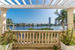 19925 NE 39th Pl, Miami, FL 33180, Sold 04/26/21